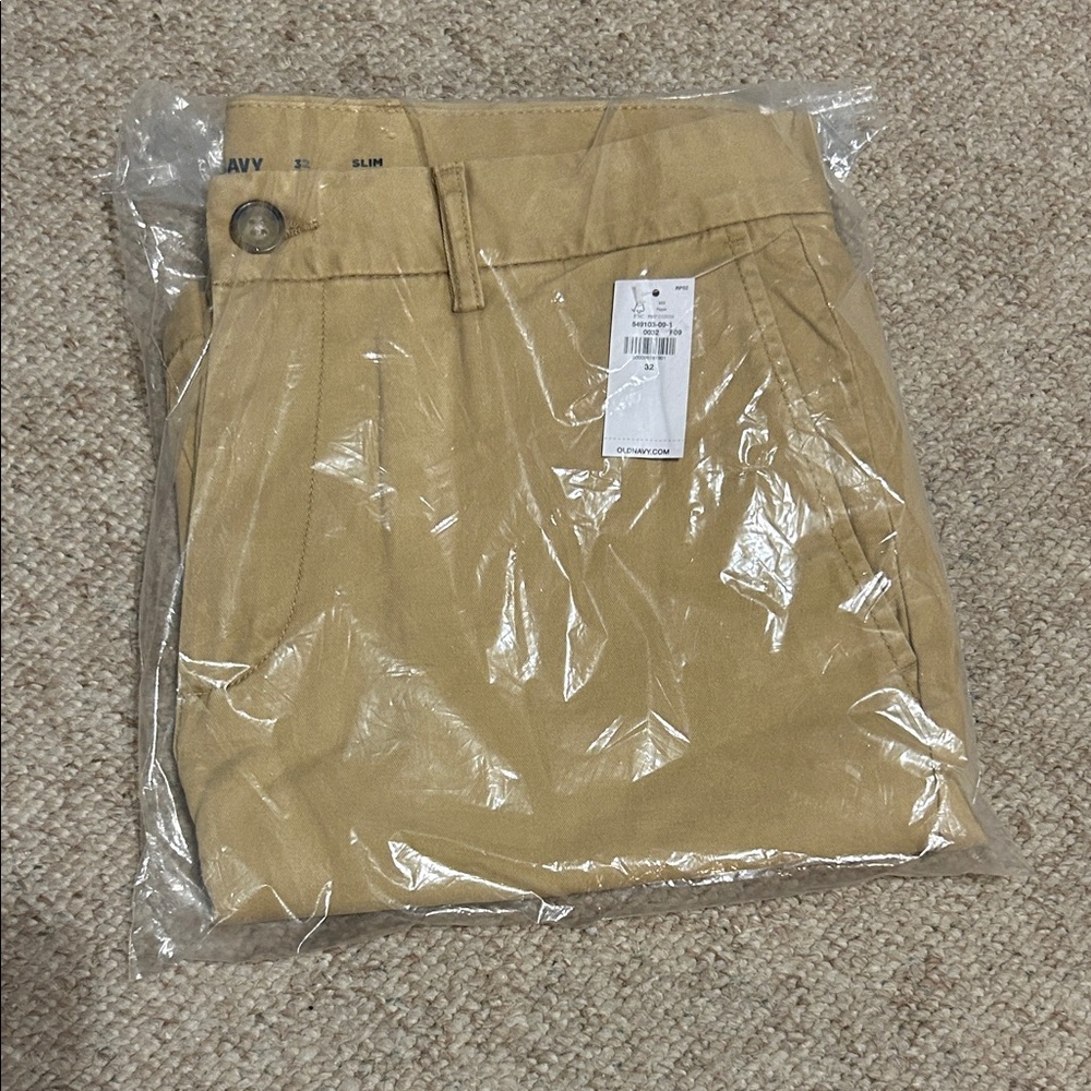 OLD NAVY Men's Slim Built-In Flex Rotation Chino Shorts 9-inch inseam Size 32